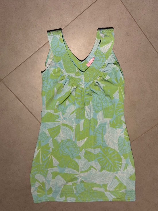 Lilly Pulitzer Dresses & Skirts - Lilly Pulitzer turtle leaf v neck dress vintage (?)
